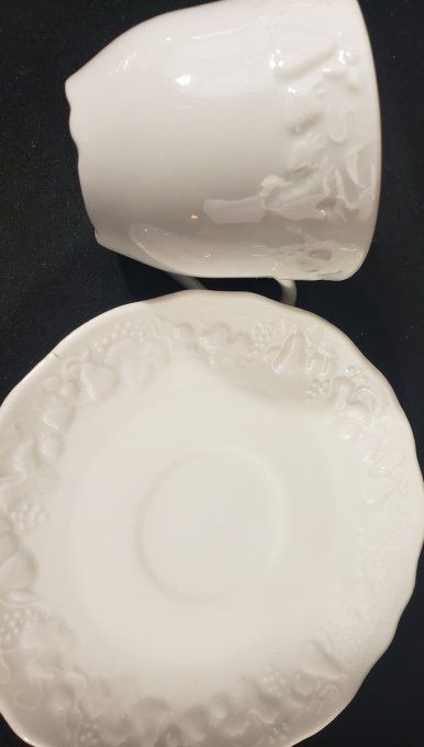  Elégant service à café en porcelaine blanche,  7 pièces, style classique  