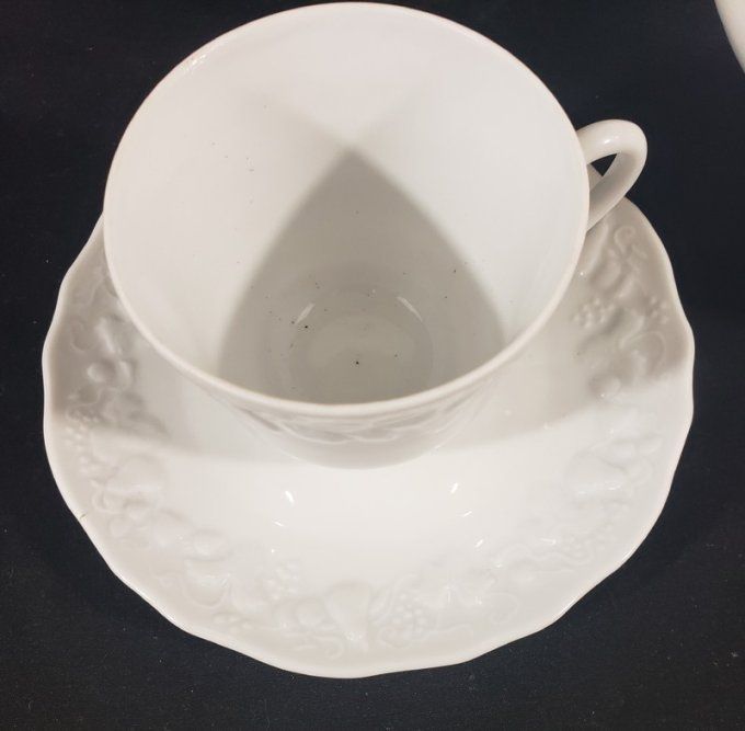  Elégant service à café en porcelaine blanche,  7 pièces, style classique  