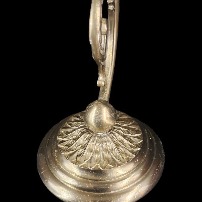 Lampe ancienne en laiton ciselé – style art nouveau