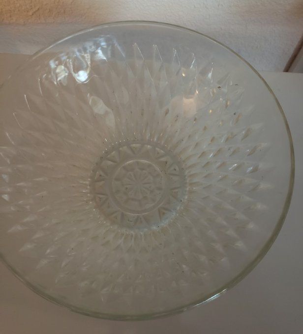 Saladier Ancien en Verre – Élégance Vintage