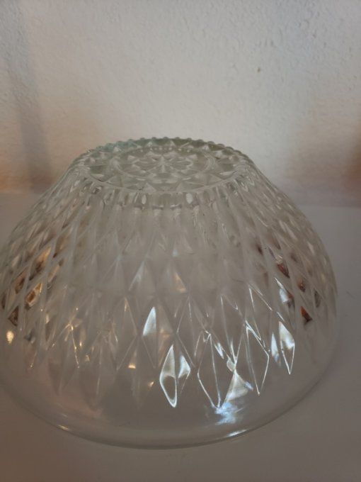 Saladier Ancien en Verre – Élégance Vintage