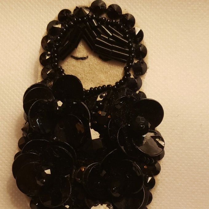 Broche en tissus (lainage) Brodée – Perles de Nacre Peinte,  Modèle Unique, fait main