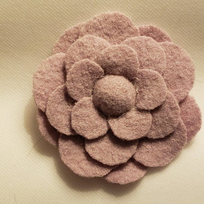 Broche Fleur - laine- Faite à la main