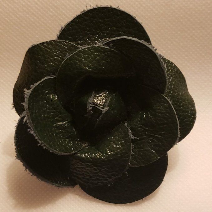 Broche Fleur en cuir  véritable - couleur verte