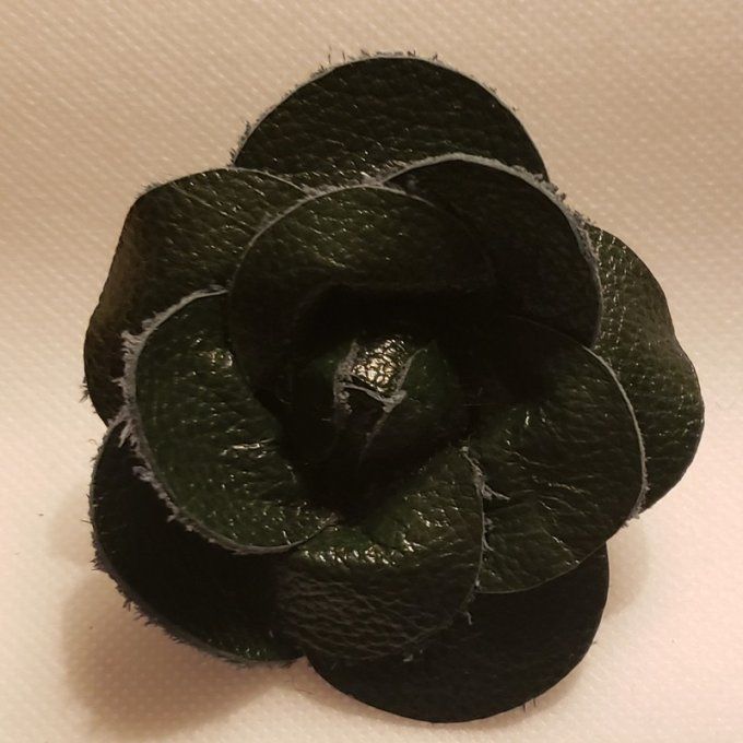 Broche Fleur en cuir  véritable - couleur verte