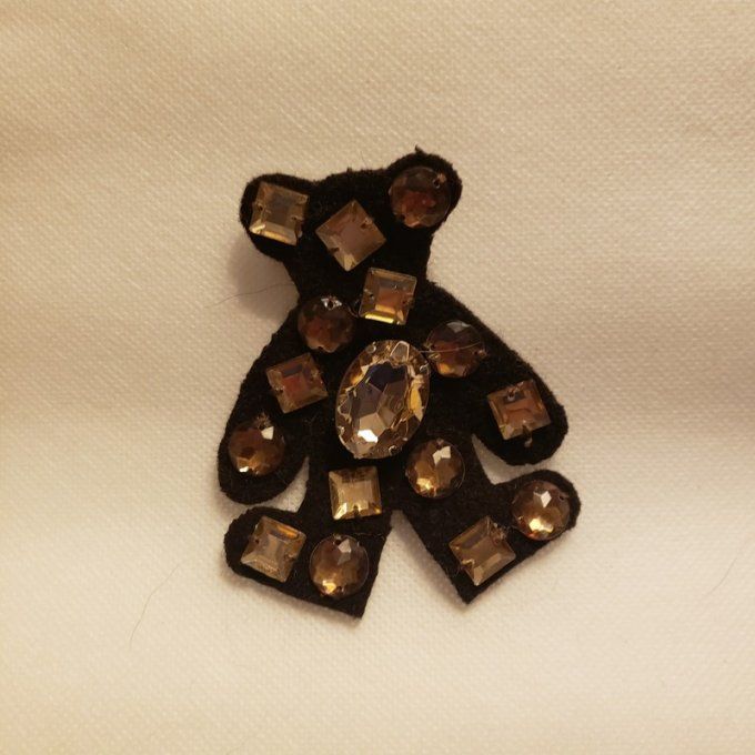 Broche nounours - fait main -  Boutons dorés