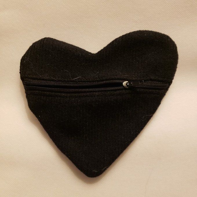 Petite pochette coeur en tissus et dentelle