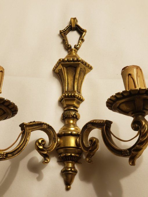 Paire d’appliques murales anciennes en laiton doré – style Louis XV / années 50