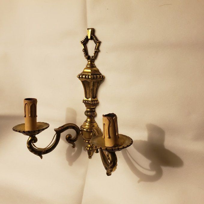 Paire d’appliques murales anciennes en laiton doré – style Louis XV / années 50