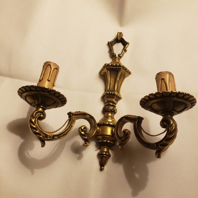 Paire d’appliques murales anciennes en laiton doré – style Louis XV / années 50