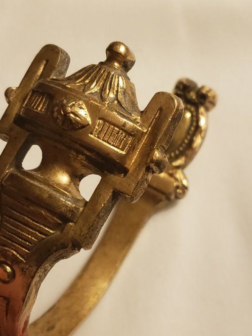  Embrasse de rideaux en bronze doré   Style Louis XVI, fin XIXe siècle