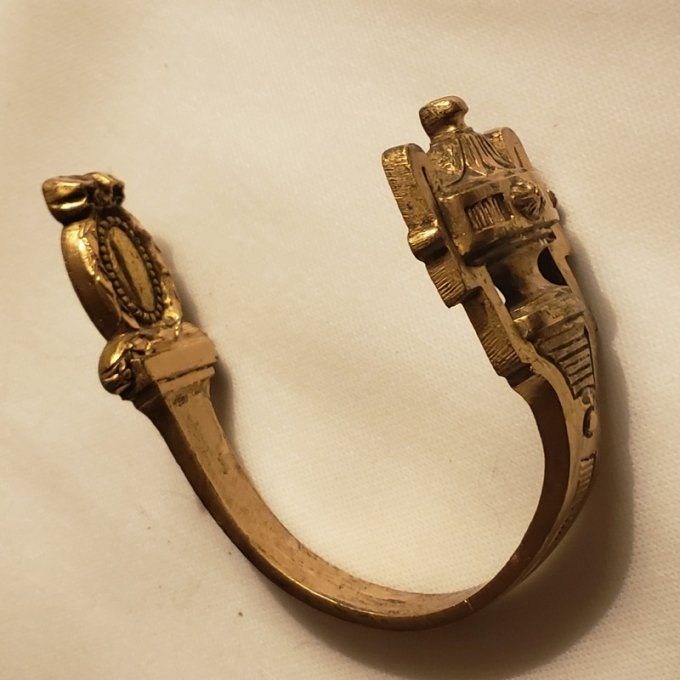  Embrasse de rideaux en bronze doré   Style Louis XVI, fin XIXe siècle