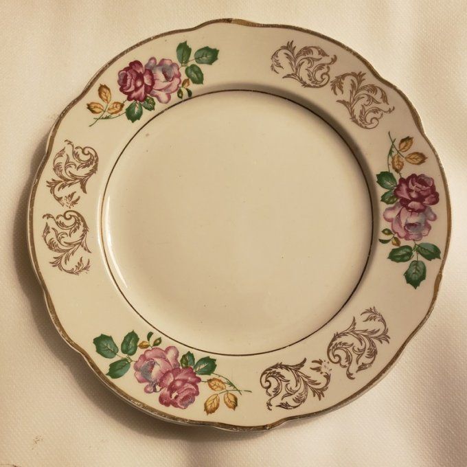 Lot vintage de 9 assiettes à desserts-  Porcelaine 