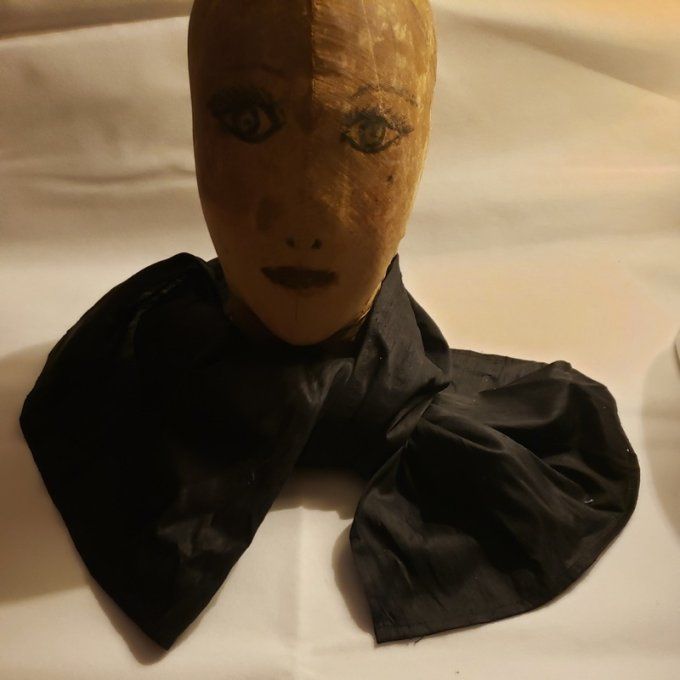 Élégante Écharpe Noire – Soie sauvage – Pièce unique-