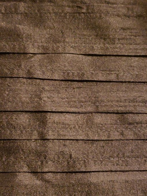 Élégante Écharpe Noire – Soie sauvage – Pièce unique-