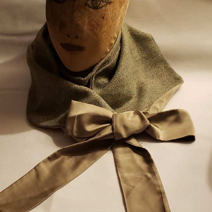 Élégante Écharpe / Étole Faite Main – Style Chic et Intemporel 