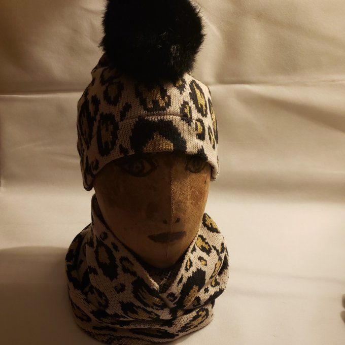Duo Créateur motif Léopard Doré  – Snood +Bonnet à Pompon – pièces uniques -