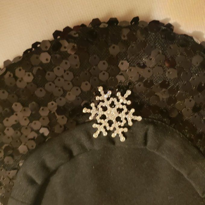 Béret chic en tissu pailleté noir - Pièce unique - Création artisanale 