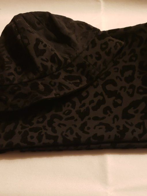 Duo écharpe et chapeau noir motif léopard - Pièce unique- 
