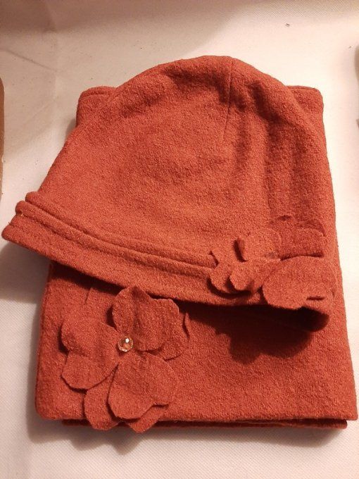 Ensemble snood + chapeau en laine bouillie orange – création artisanale