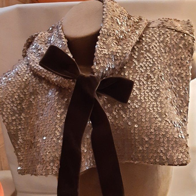 Cape col à Capuche en Paillettes beige or – Pièce Unique -