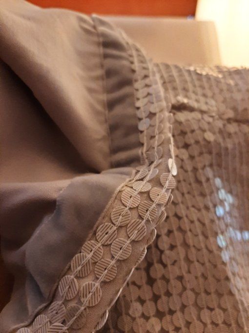 Cape col à Capuche en Paillettes grises – Pièce Unique -