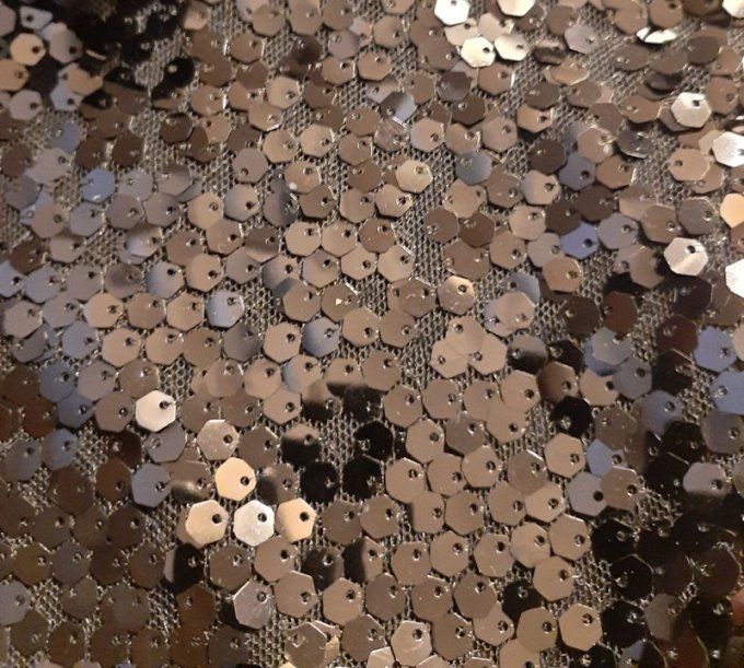 Cape col à Capuche en Paillettes Noires – Pièce Unique -