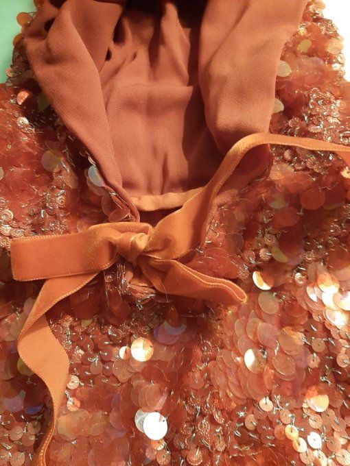 Cape col à Capuche en Paillettes rouges – Pièce Unique -