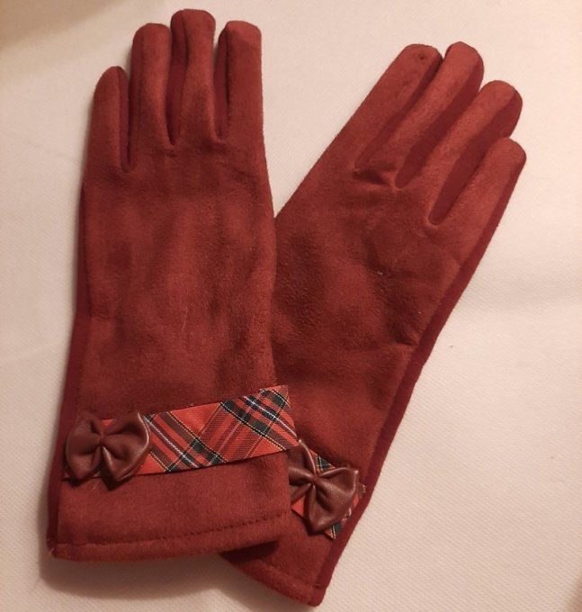 Gants rouges élégants avec détails tartan et nœuds – tactiles smartphone