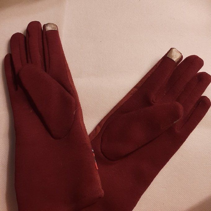 Gants rouges élégants avec détails tartan et nœuds – tactiles smartphone