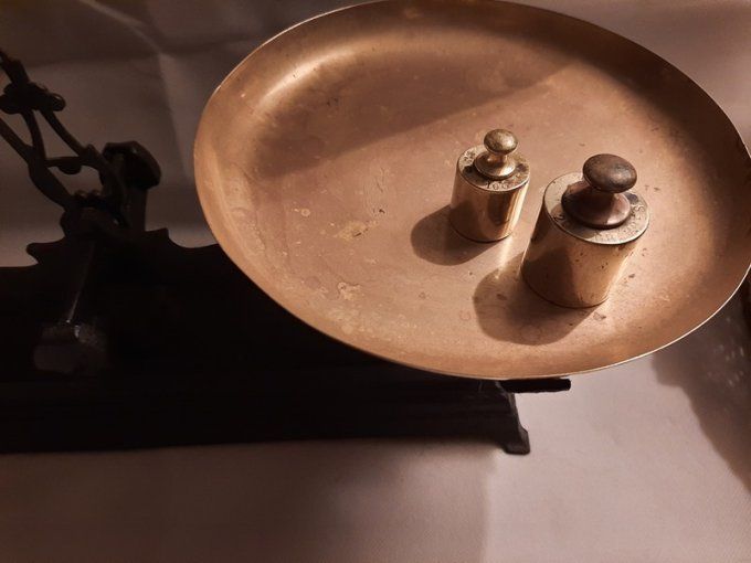 Balance roberval ancienne  fin 19ème + jeux de poids 