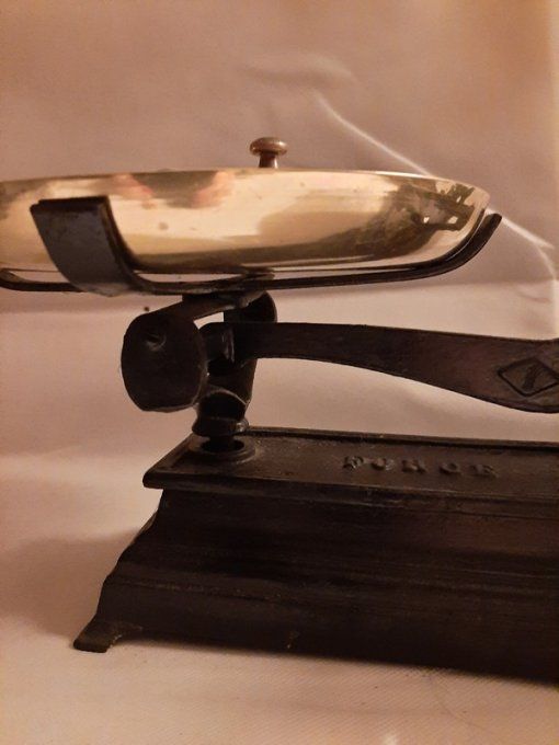 Balance roberval ancienne  fin 19ème + jeux de poids 