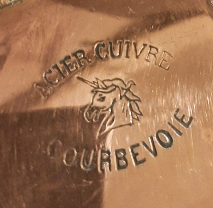 Série de casseroles fin 19ème en cuivre –  8 pièces + couvercle assorti