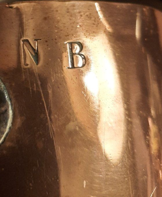 Série de casseroles fin 19ème en cuivre –  8 pièces + couvercle assorti