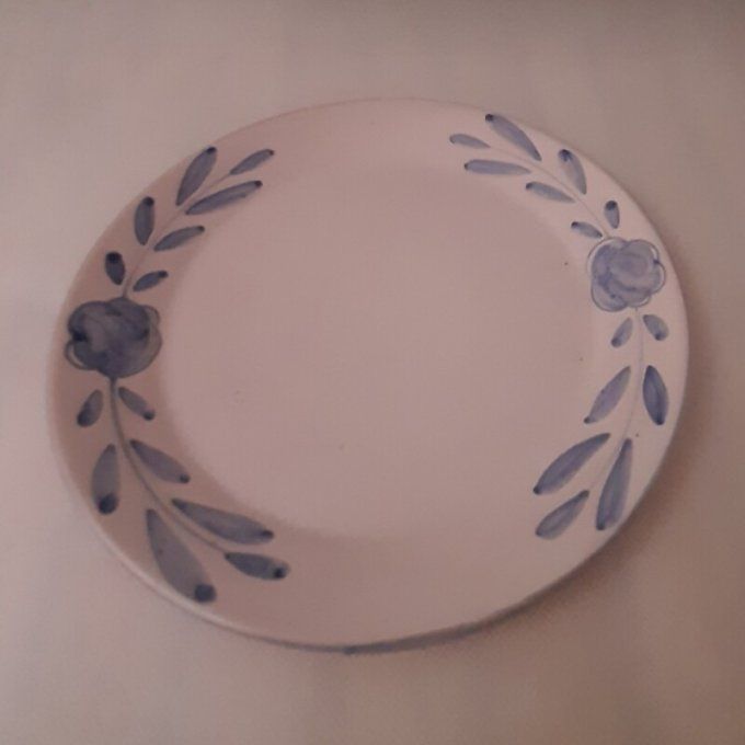 Assiette en faïence de Dompierre – Michel Bergé – décor bleu peint main – 20 cm
