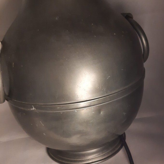 Lampe vintage cuivre et vieil étain – Forme amphore à anneaux