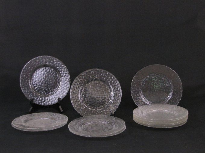  Lot de 12 Assiettes à desserts anciennes  en verre transparent texturé grenelé