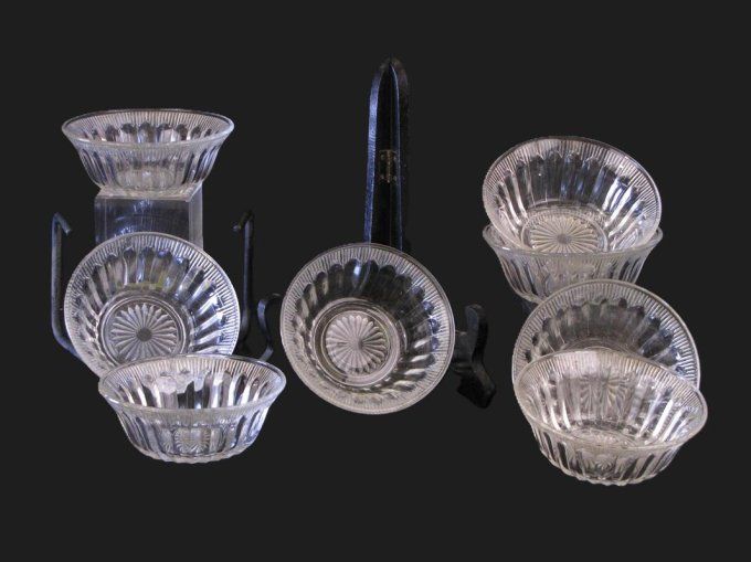 Charmant lot de 8 coupelles en verre ancien – Style Art Déco - Années 50