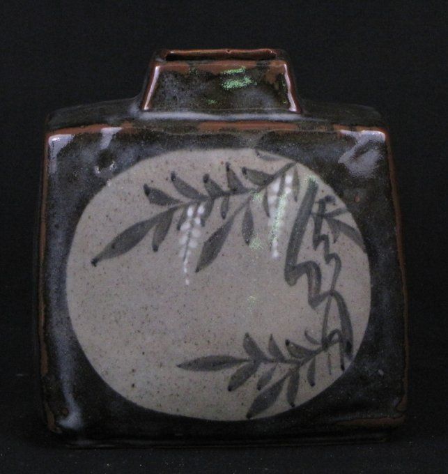 Vase rectangulaire aplati en grès chamotté 