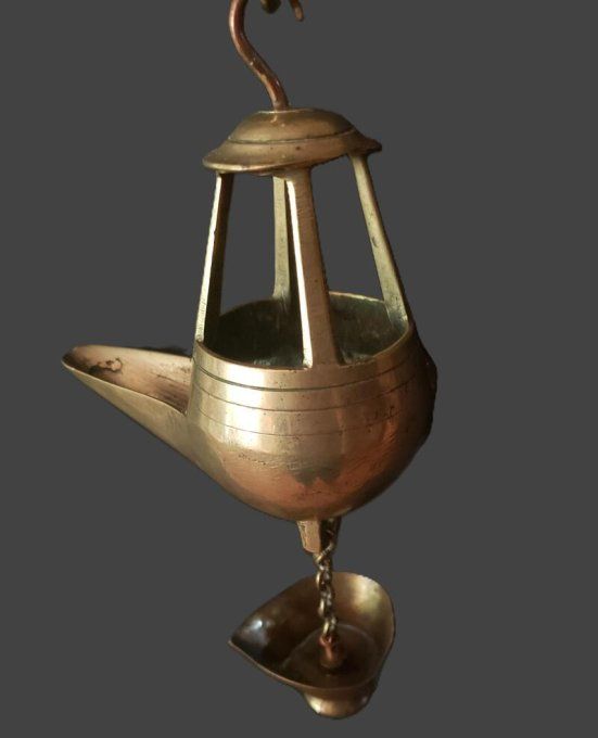 Lampe à huile suspendue en bronze – Style oriental – XXᵉ siècle