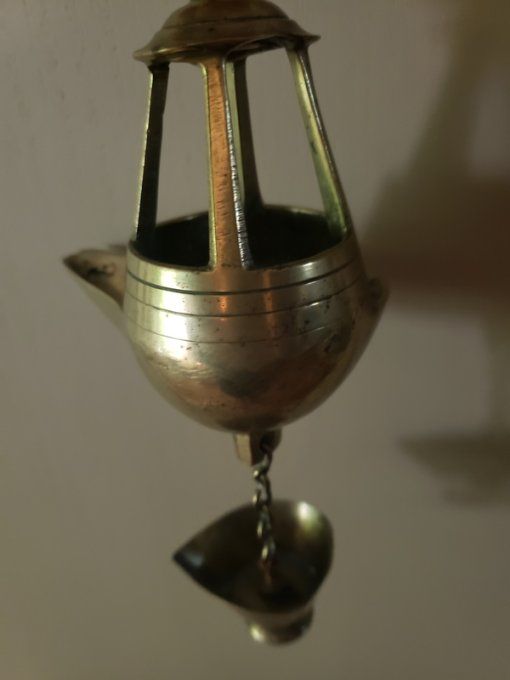 Lampe à huile suspendue en bronze – Style oriental – XXᵉ siècle