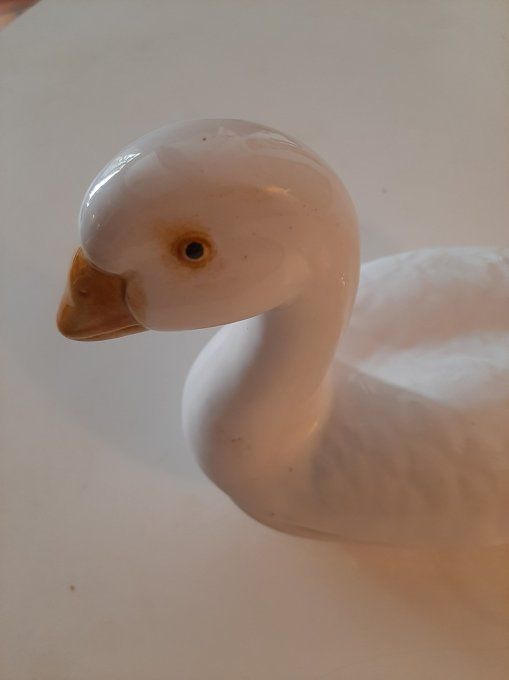 Terrine canard en porcelaine blanche – couvercle sculpté – 24 cm