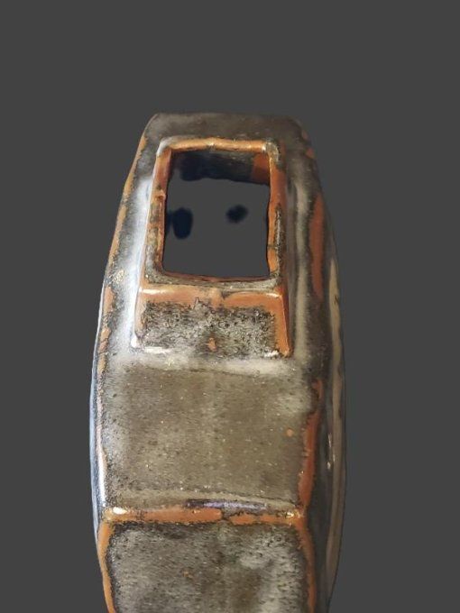 Vase rectangulaire aplati en grès chamotté 