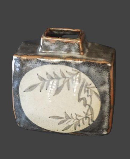 Vase rectangulaire aplati en grès chamotté 